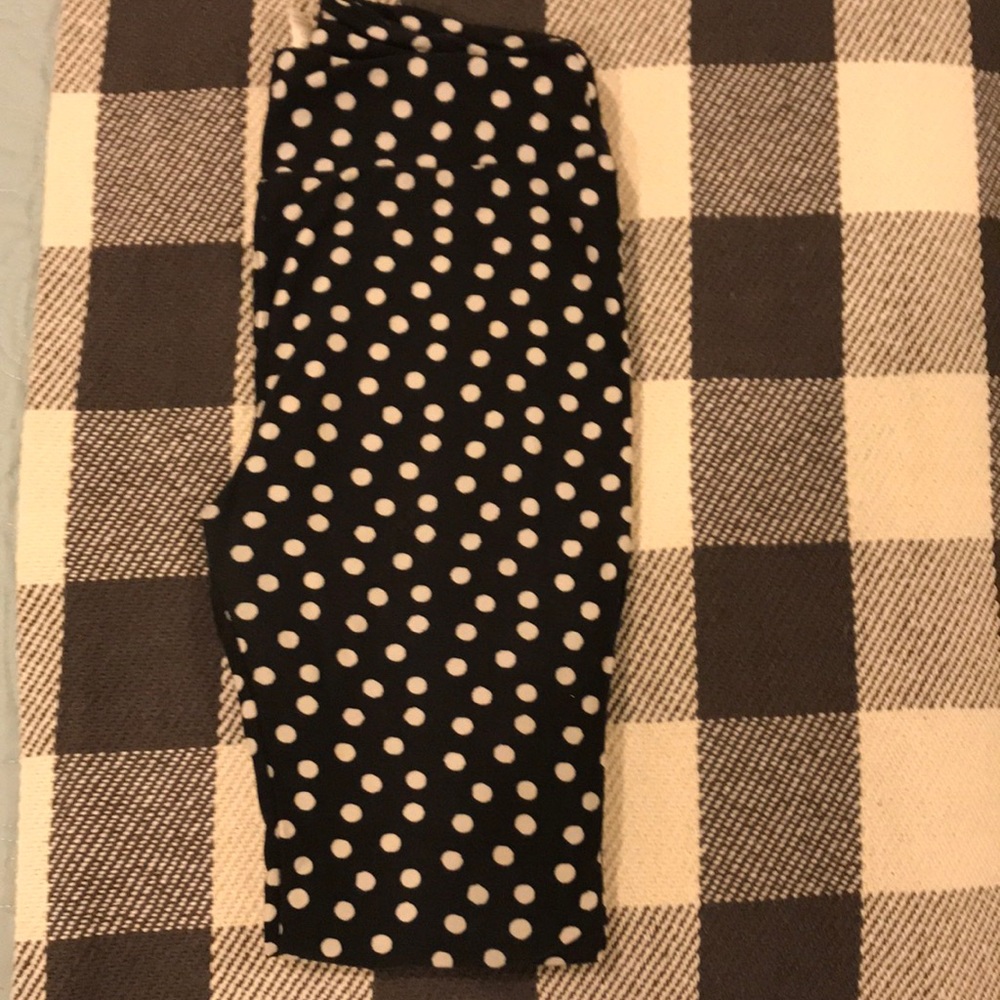 Black/White Polka Dot LuLaRoe OS leggings
